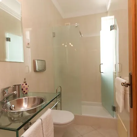 Spacious House With Private Pool In בית נופש אלבופיירה