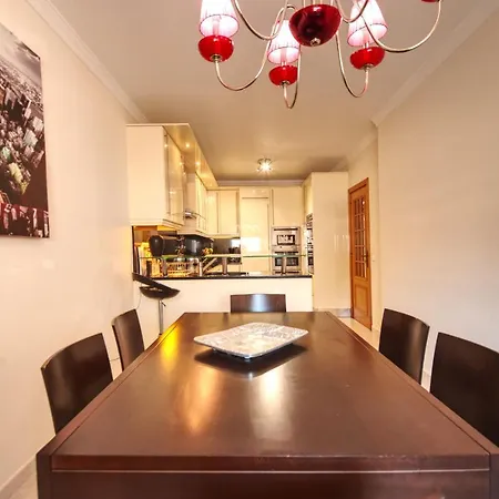 Spacious House With Private Pool In בית נופש אלבופיירה